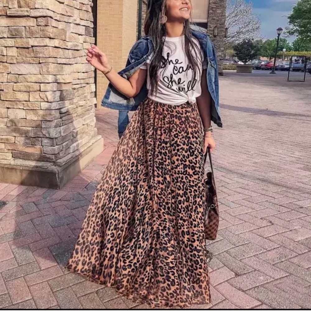 QUEEN COLLECTION leopard animal print maxi skirt -44” front / 50” back -elastic